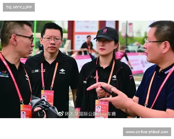 环太湖赛组委会颁发多项贡献奖 表彰志愿者及赞助商的重要支持与付出 环太湖赛组委会颁发多项贡献奖 表彰志愿者及赞助商的重要支持与付出